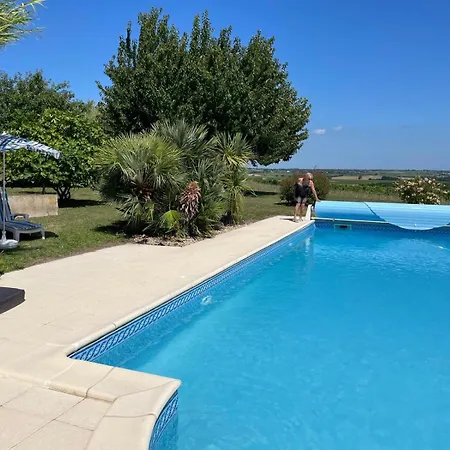 Les Roses Tremieres Сasa de vacaciones *